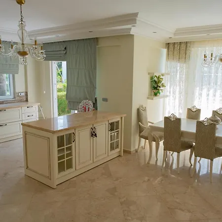Helios 4 Villa